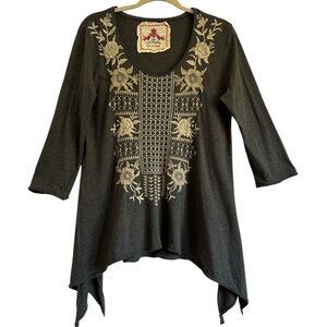 Johnny Was Embroidered Detail Shark Hem Cotton Boho Artsy Top Size Medium